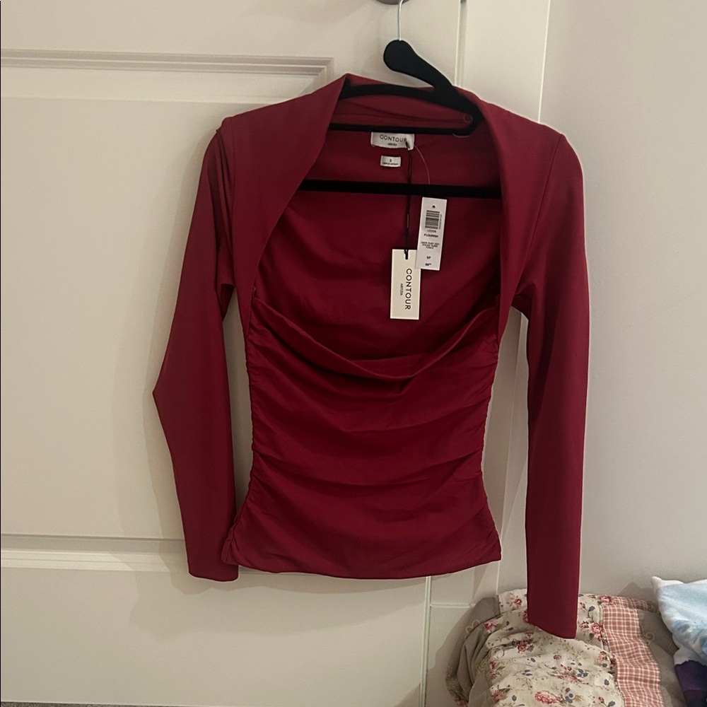 Aritzia Contour Flourish Rich Red Long Sleeve